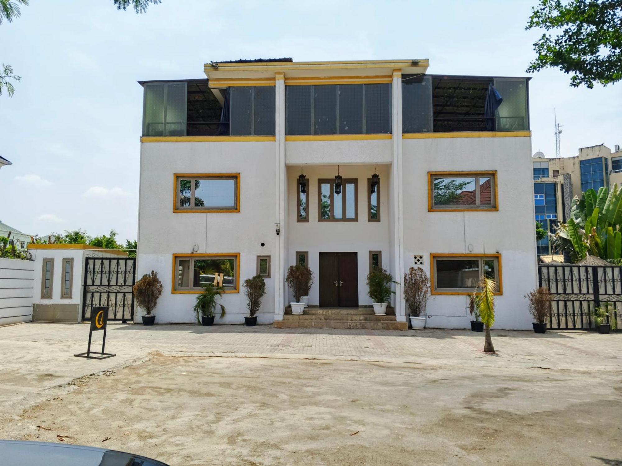 Nuit De Paris Hotel Abuja Exterior foto