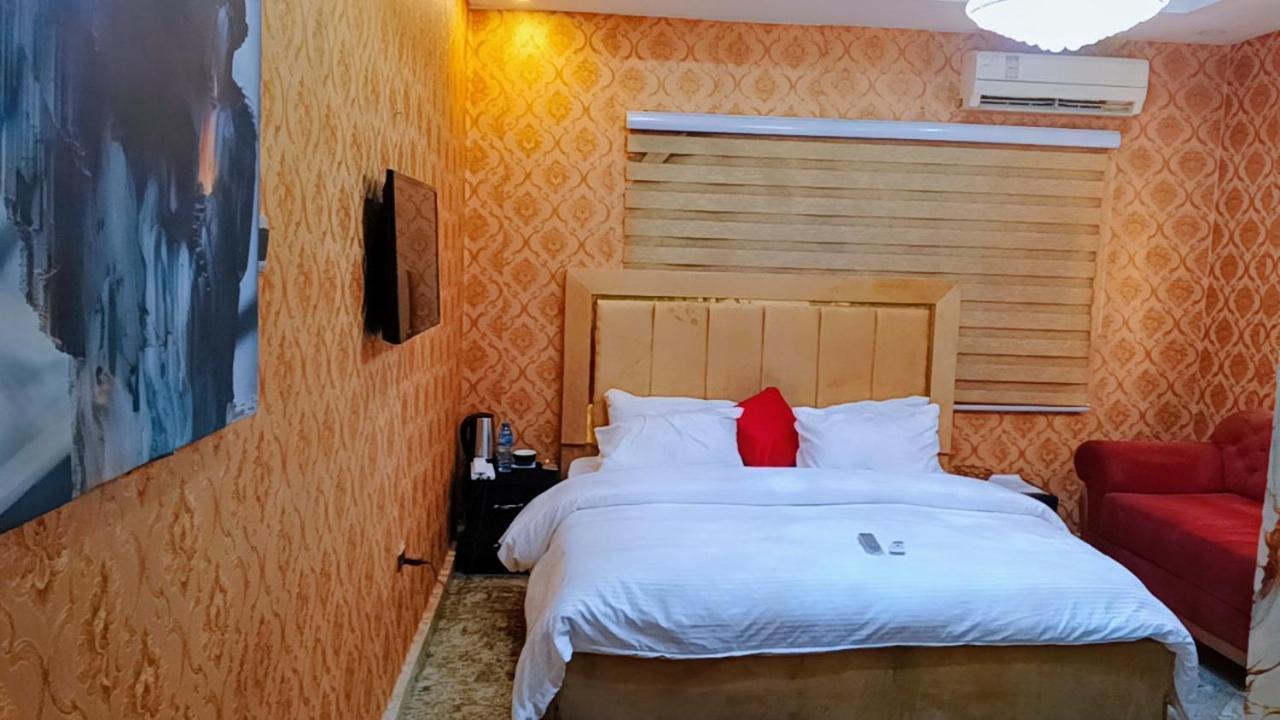 Nuit De Paris Hotel Abuja Exterior foto