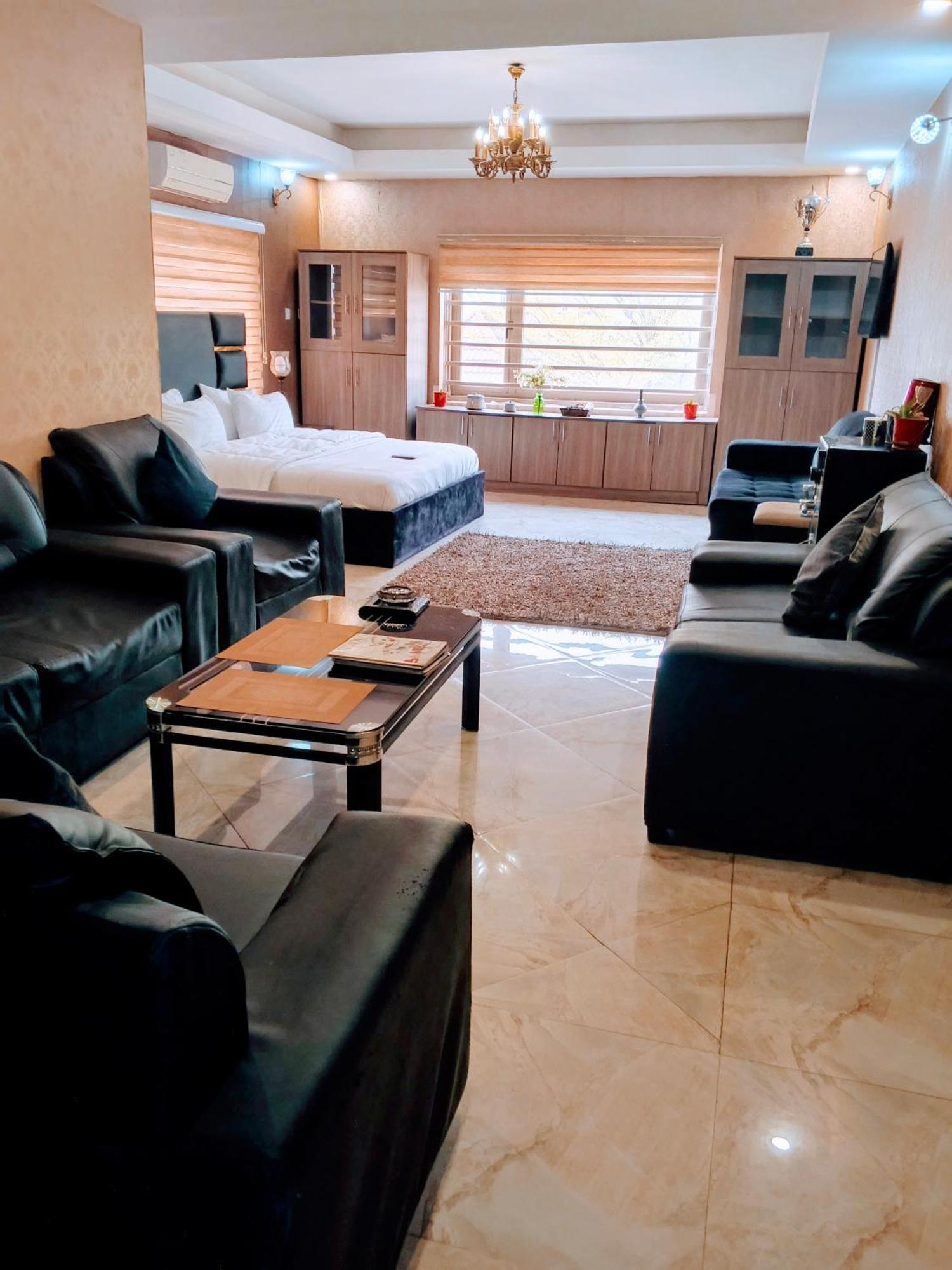 Nuit De Paris Hotel Abuja Exterior foto